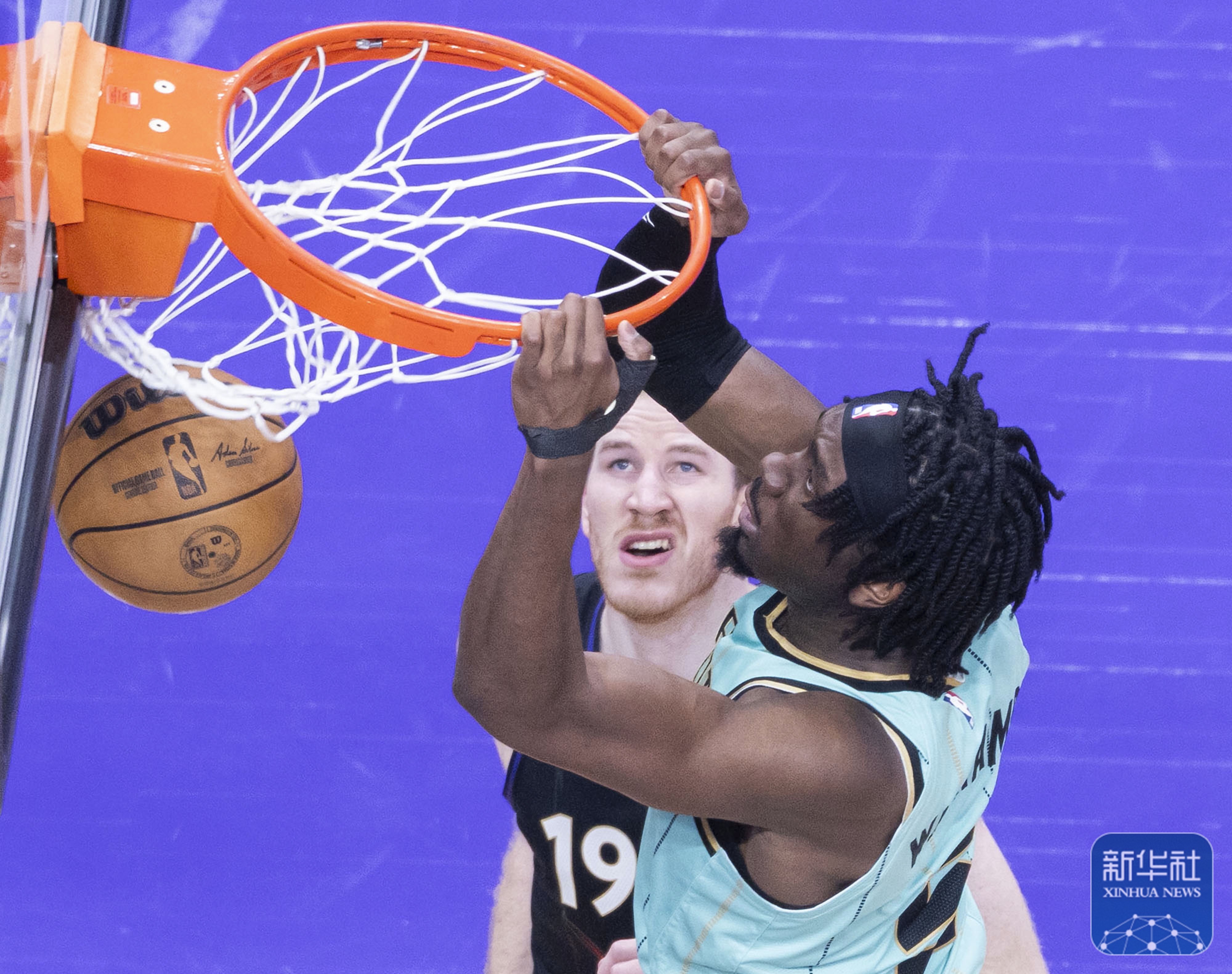 猛龙vs老鹰，谁将晋级NBA东部决赛？，势不可挡的简单介绍