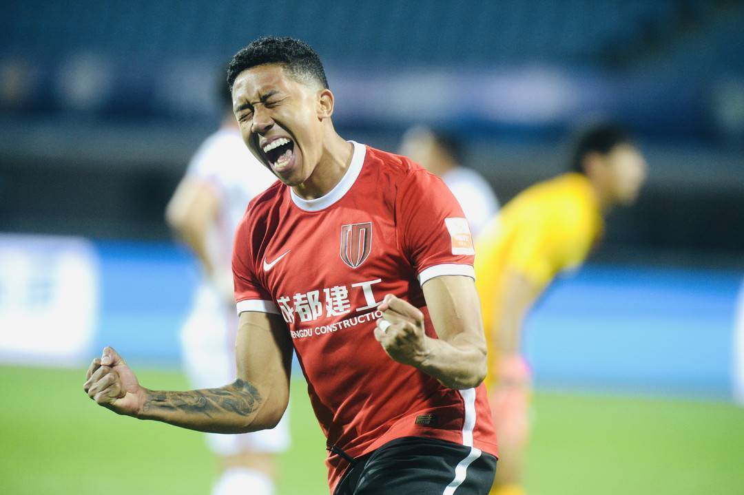 HLE绝杀V5,Tarzan团战一打五强强对话成都决赛之夜,成为赛场最大亮点的简单介绍 HLE绝杀V5,Tarzan团战一打五强强对话成都决赛之夜,成为赛场最大亮点的简单介绍