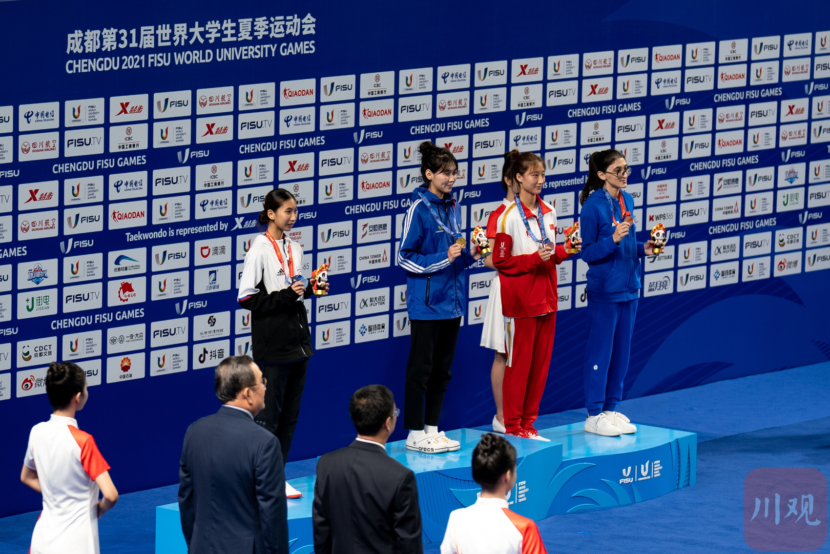 HLE绝杀V5,Tarzan团战一打五强强对话成都决赛之夜,成为赛场最大亮点的简单介绍 HLE绝杀V5,Tarzan团战一打五强强对话成都决赛之夜,成为赛场最大亮点的简单介绍