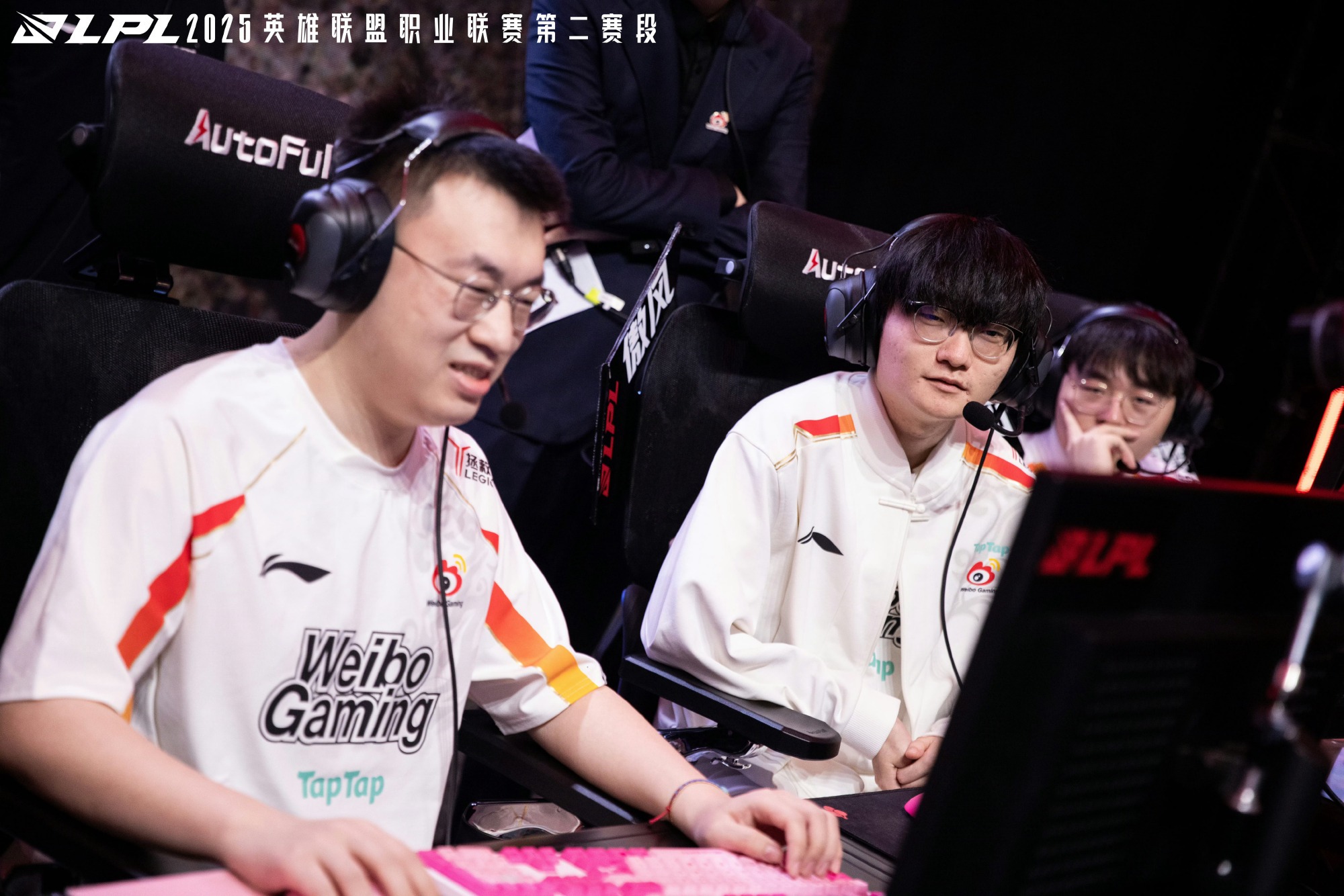 TL轻取WBG,Jankos线上压制力十足鏖战多局2025世界赛,让粉丝疯狂欢呼 TL轻取WBG,Jankos线上压制力十足鏖战多局2025世界赛,让粉丝疯狂欢呼