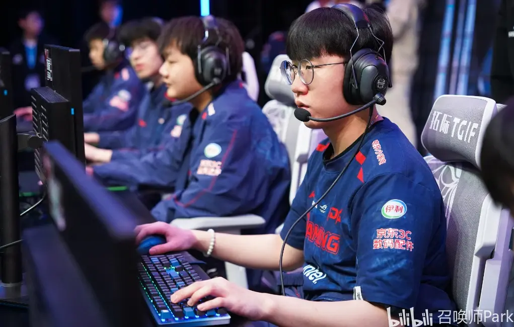 JDG血洗LGD,Meiko操刀奇招英雄翻盘宿命之战八强赛,引爆全场热议的简单介绍 JDG血洗LGD,Meiko操刀奇招英雄翻盘宿命之战八强赛,引爆全场热议的简单介绍