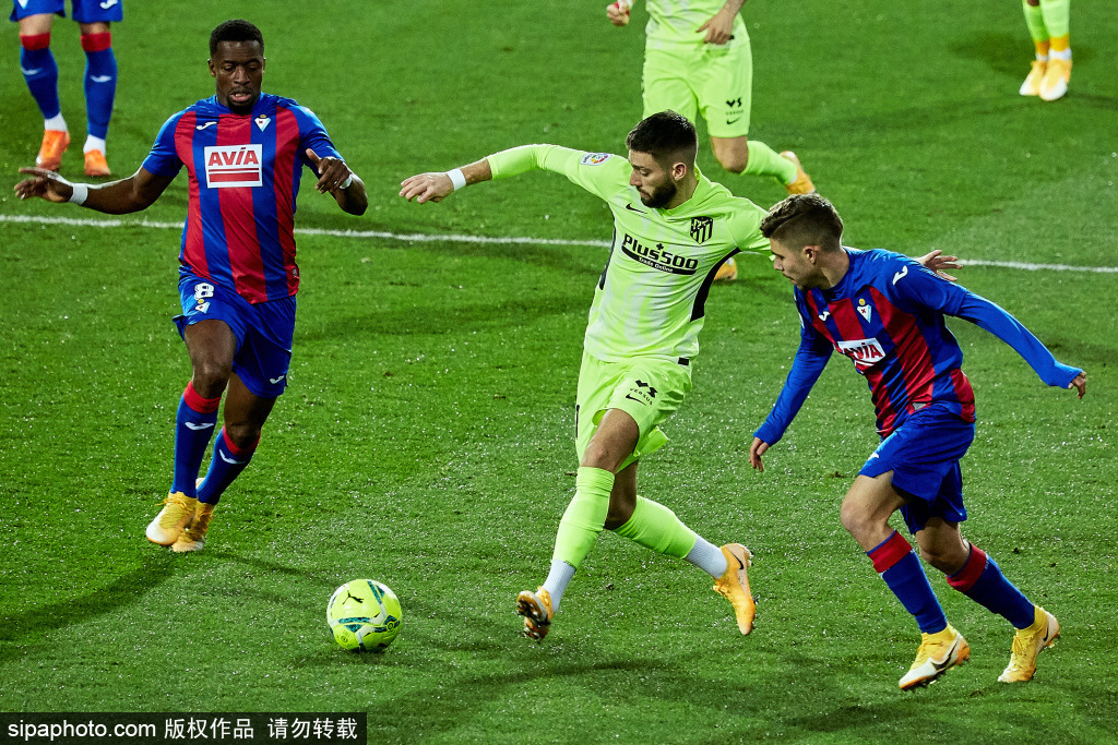 法国逆转中国，苏亚雷斯扛起全队