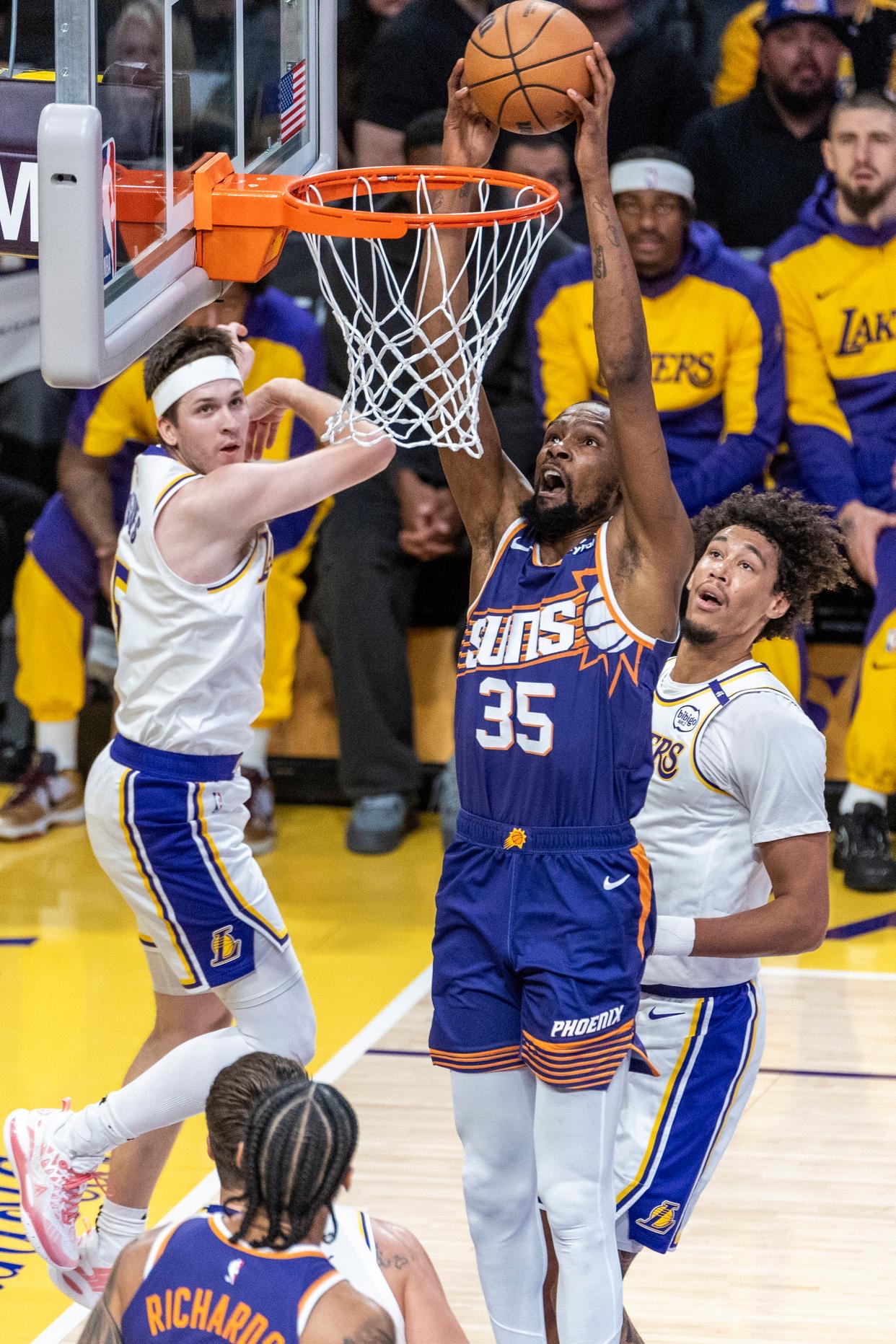 鹈鹕翻盘凯尔特人，东契奇扛起全队